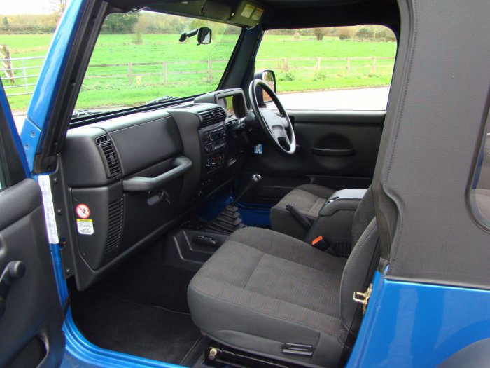 Jeep Wrangler 4.0 Sport TR2 2dr Estate Petrol Intense Blue