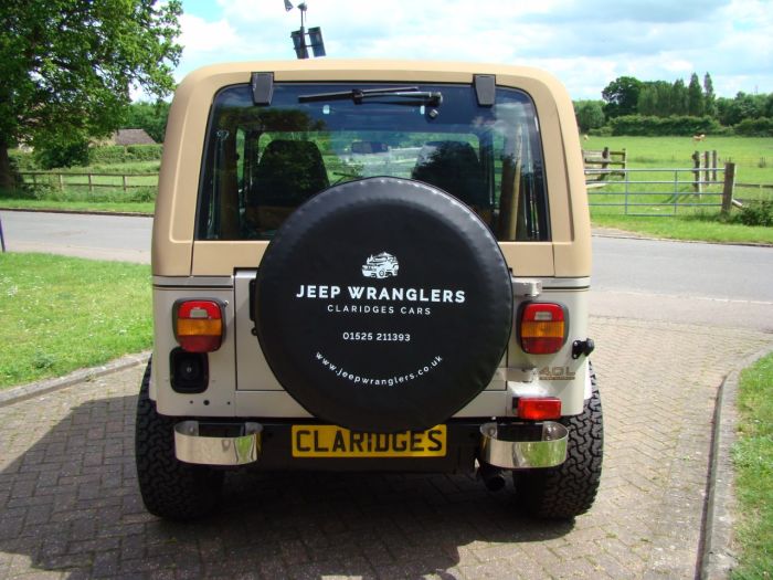 Jeep Wrangler 4.0 YJ Sahara Manual Four Wheel Drive Petrol Beige