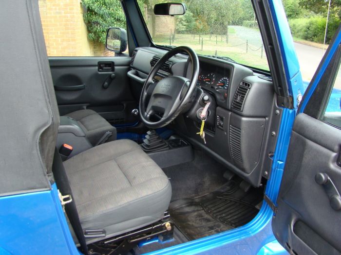 Jeep Wrangler 4.0 Sport TR2 2dr Estate Petrol Blue